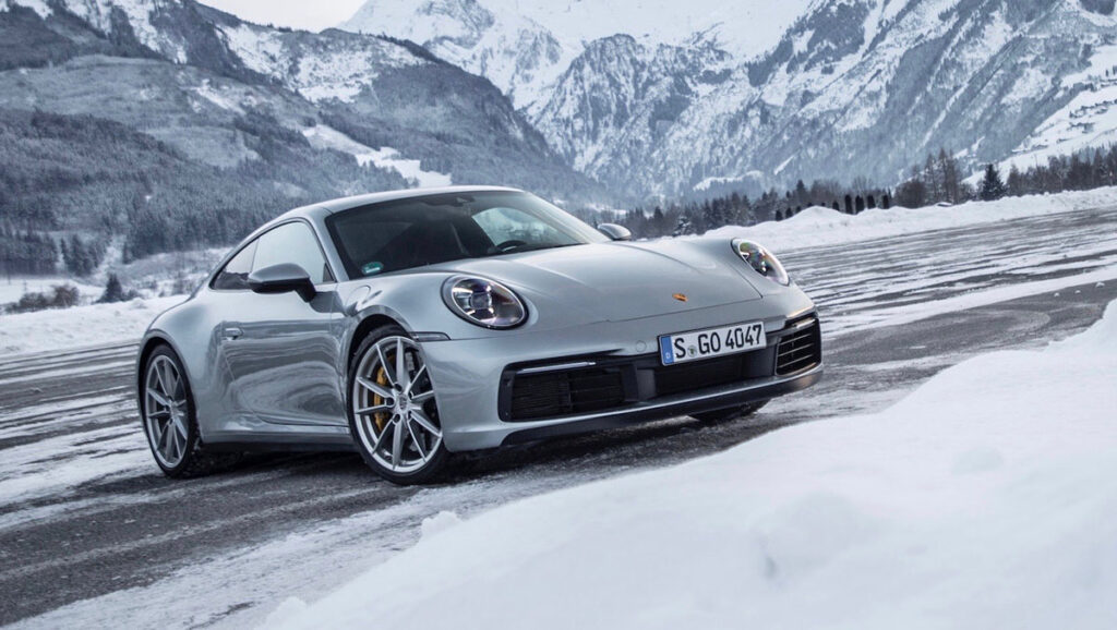 Porsche 991 in snow