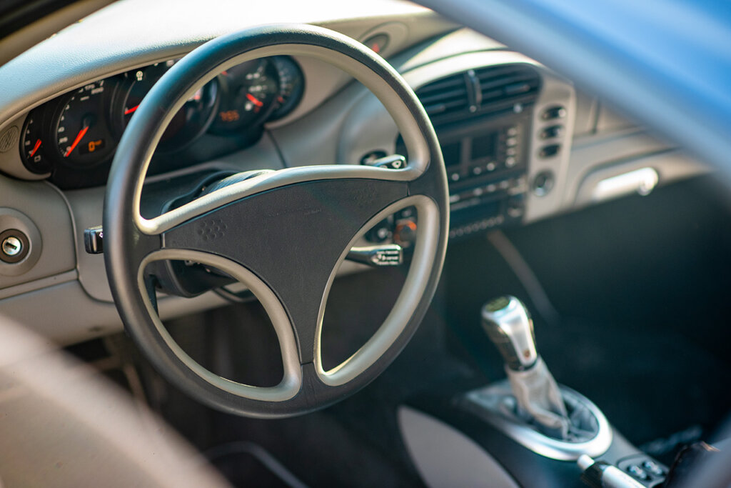996 Porsche interior