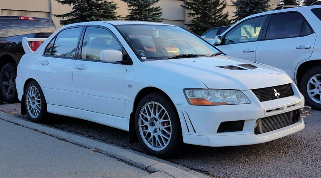 white lancer evolution VII