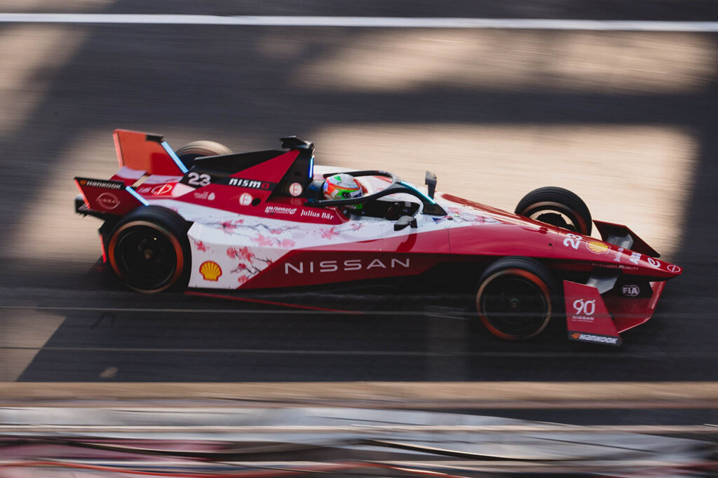 red nissan nismo formula e car