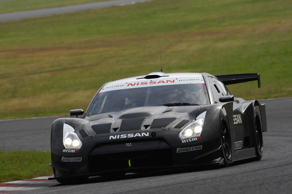 black Nissan NISMO GT-R GT500 Race Car