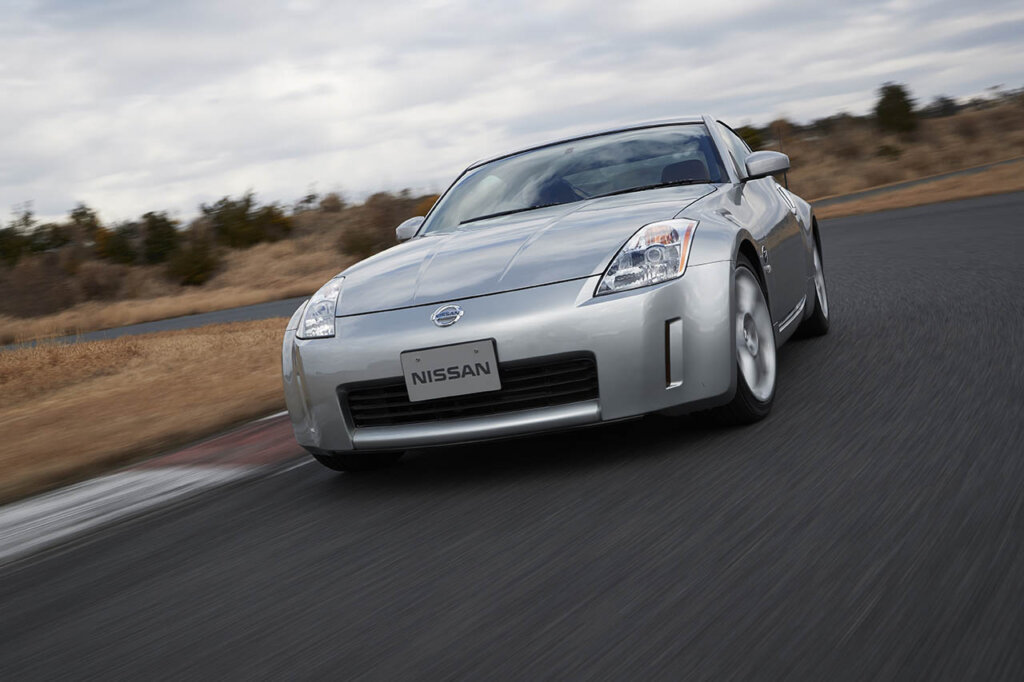 Silver Nissan 350z on a race track