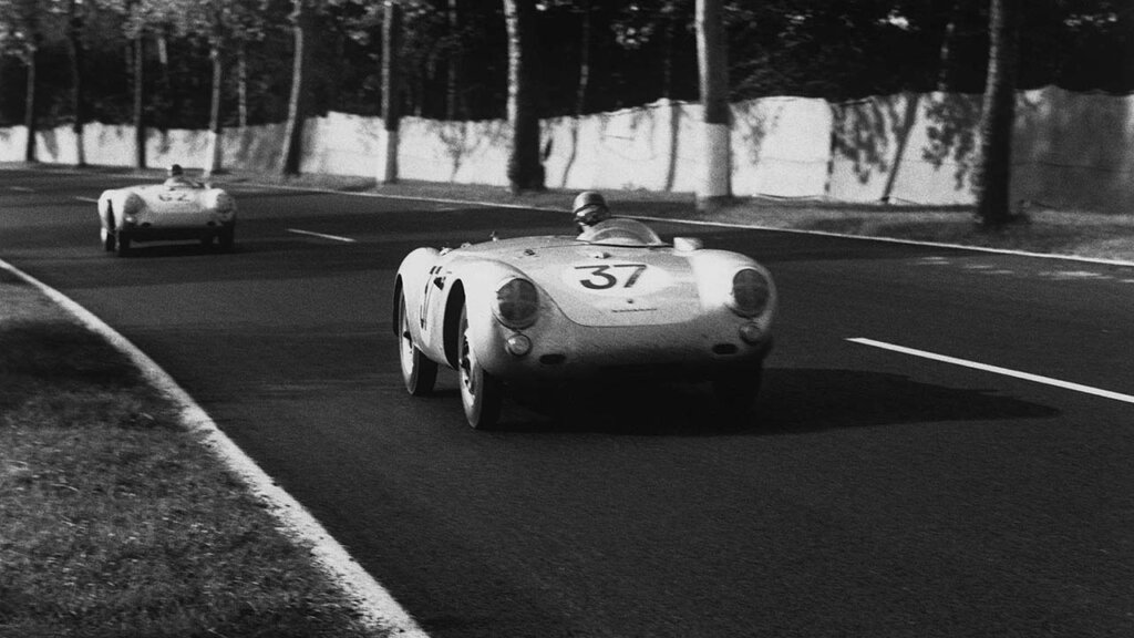 vintage porche racecar at le mans