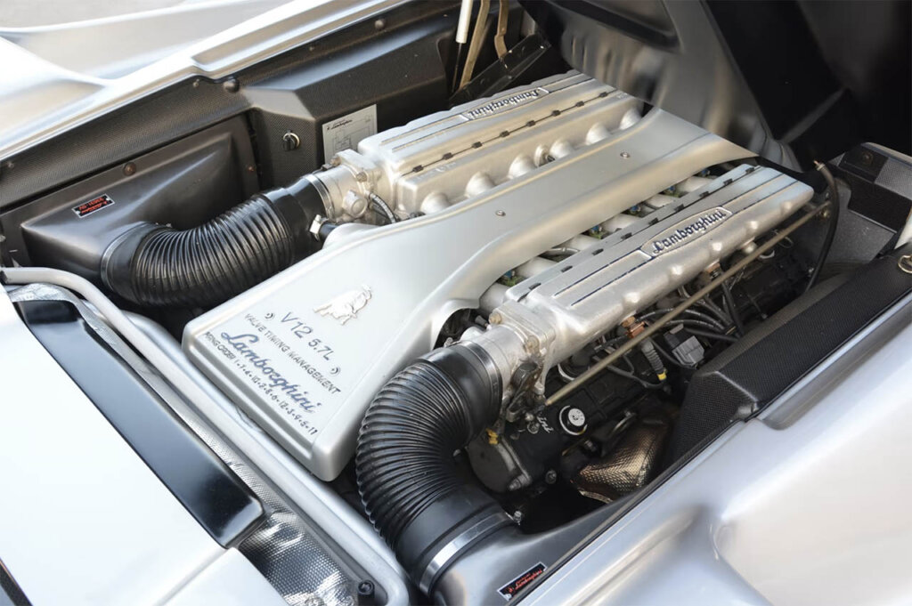 diablo vt roadster engine