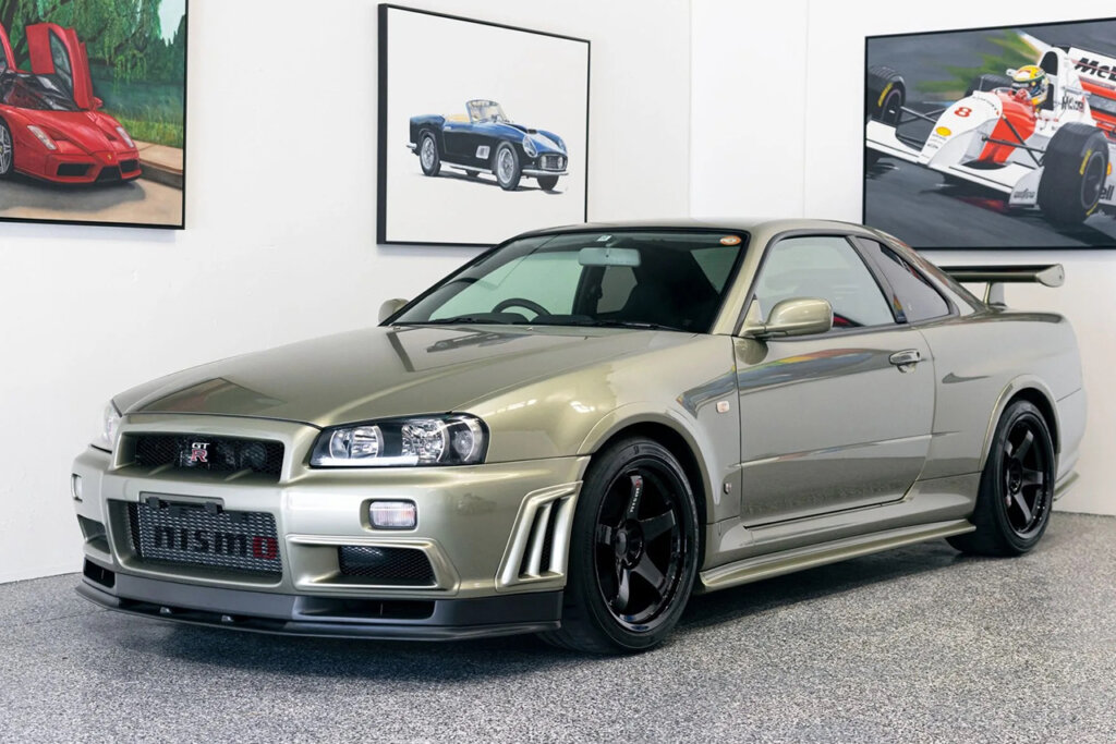 Millenium jade GTR r34 in showroom garage
