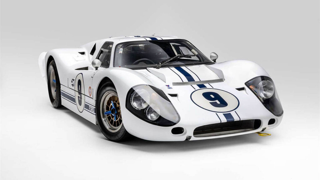 white 1967 Ford Gt40 MkIV