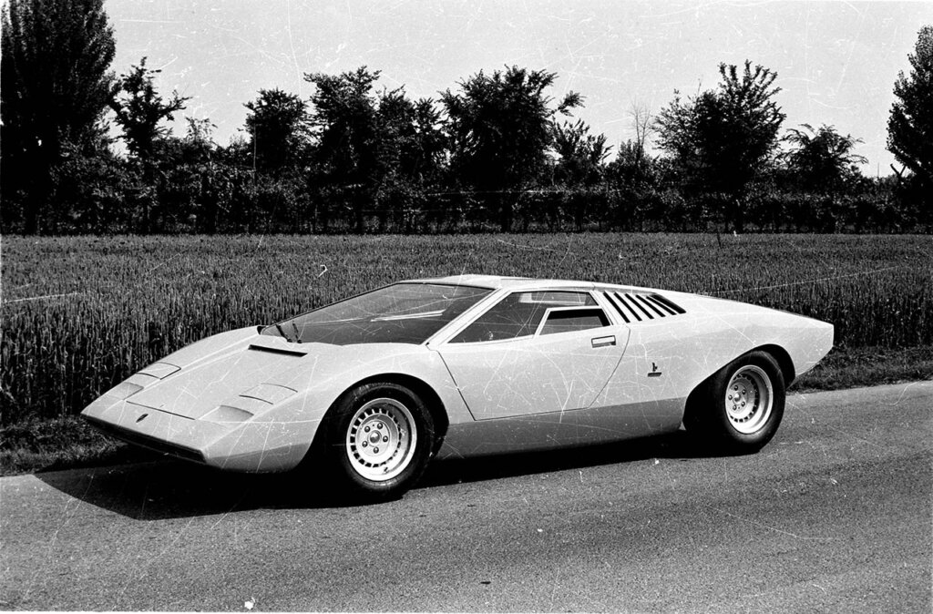 countach next to grassfield
