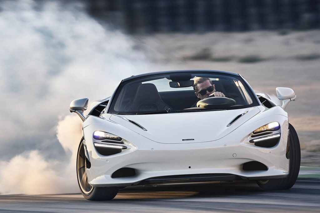 white 750s spider drifting