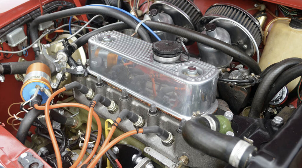 engine bay of an austin mini cooper s