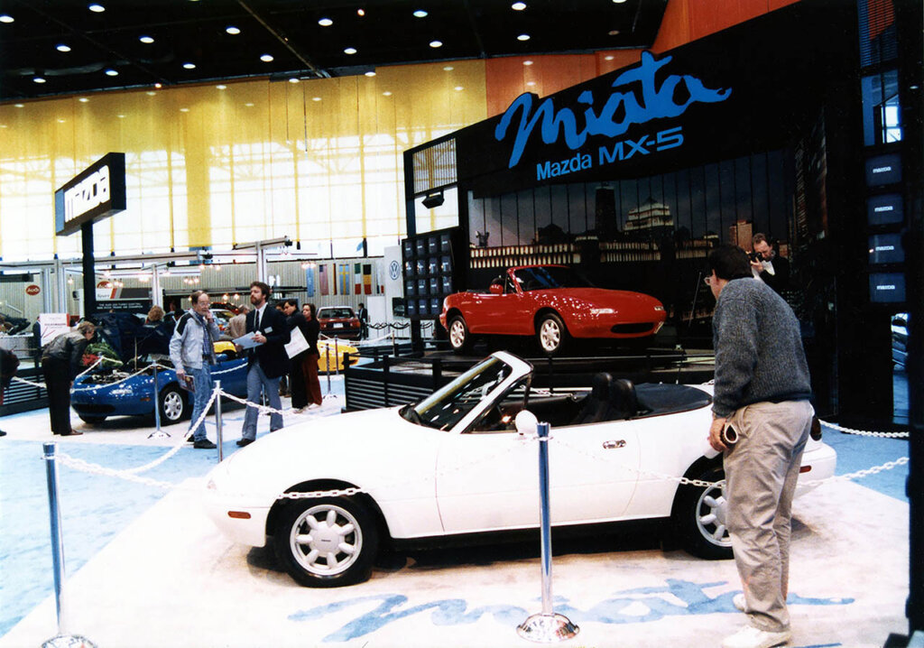 mazda mx-5 at chicago auto show