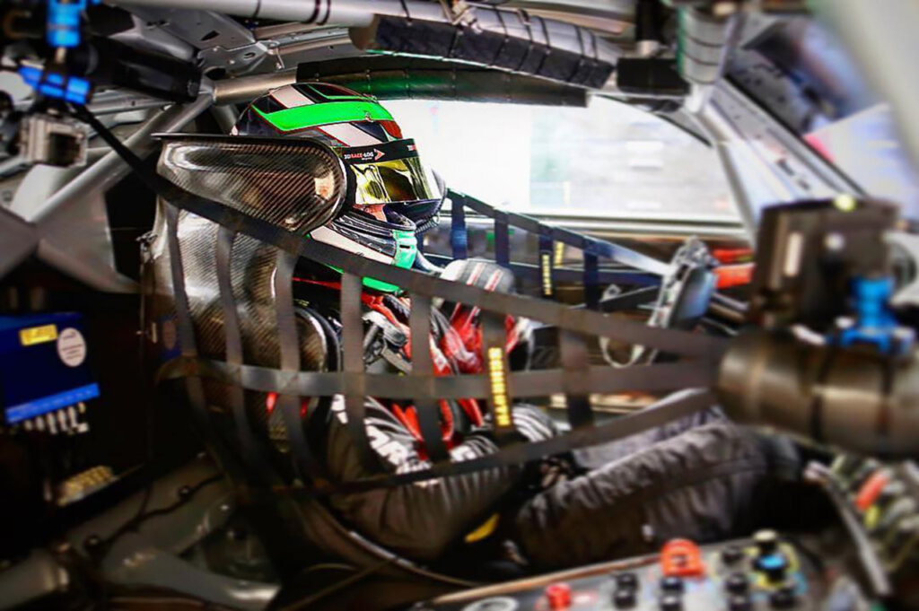 6 point side harness, keeping the driver secured in one position of the race car