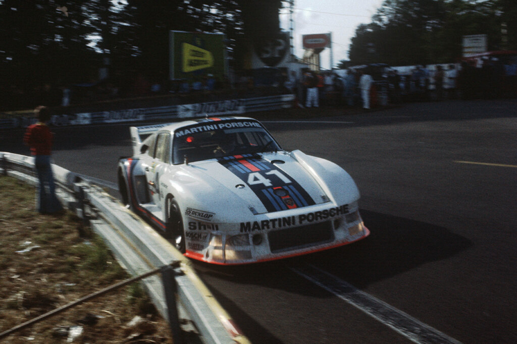 white striped Martini racing team porsche 