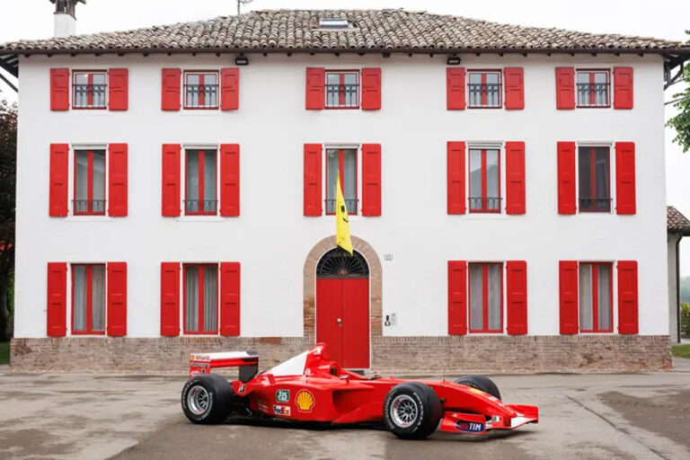 Schumacher red ferrari f2001 chassis 211 f1 car