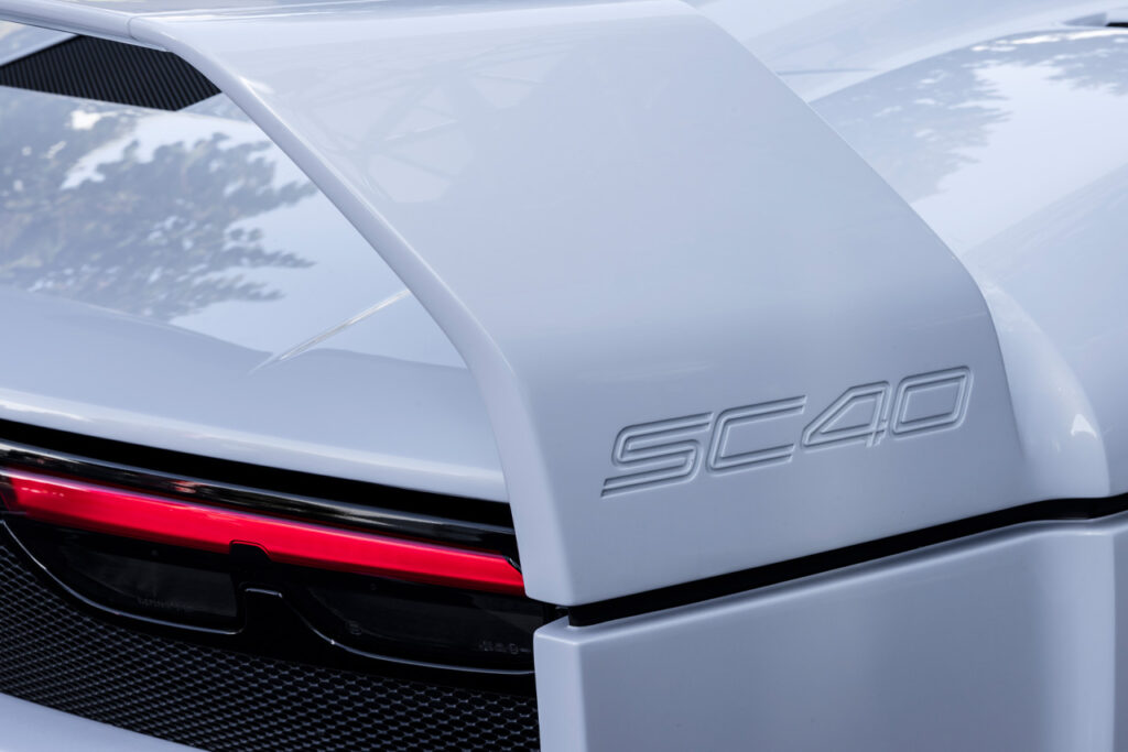 fixed wing of white ferrari sc40